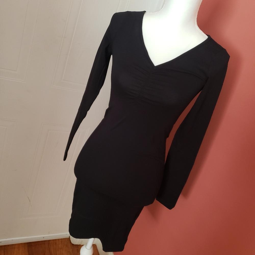 Divided short dress long sleeve size XS solid blac
